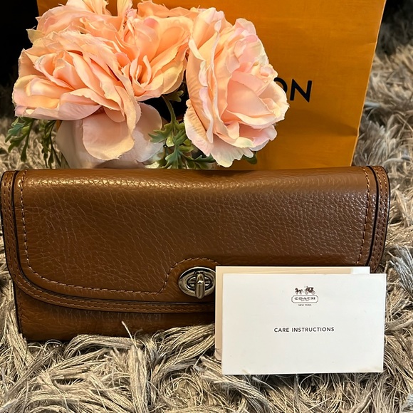 Authentic Leather Coach Wallet - Picture 1 of 7
